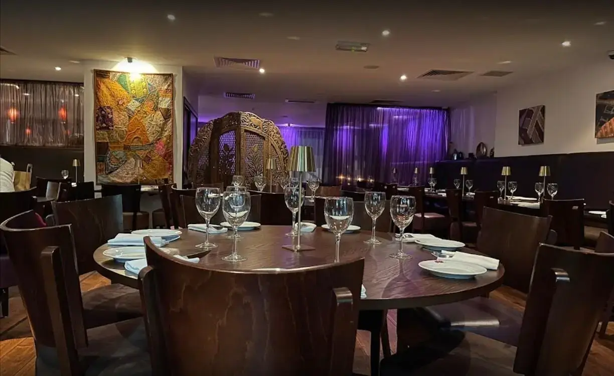 Zari Restaurant in Crawley