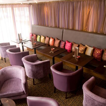 Intimate, distraction-free meeting space hire for businesses in Crawley Sussex.