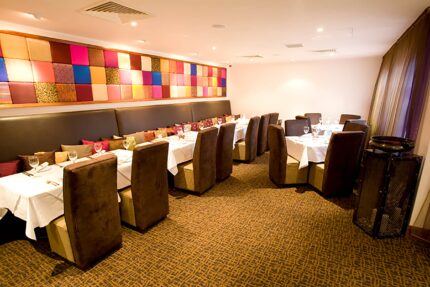 Flexible table arrangements for major social gatherings and large party events.